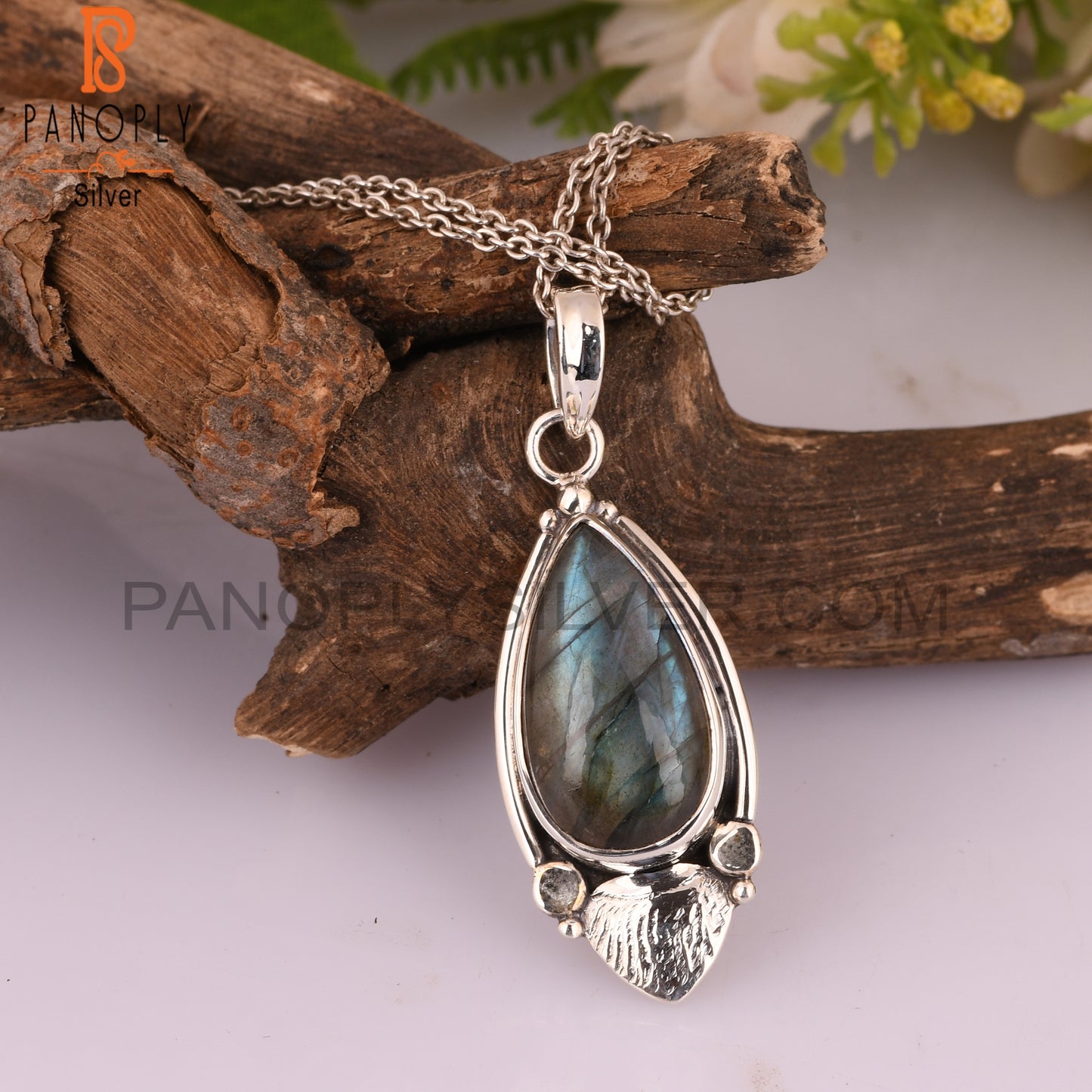 Attractive Labradorite Pear 925 Sterling Silver Pendant