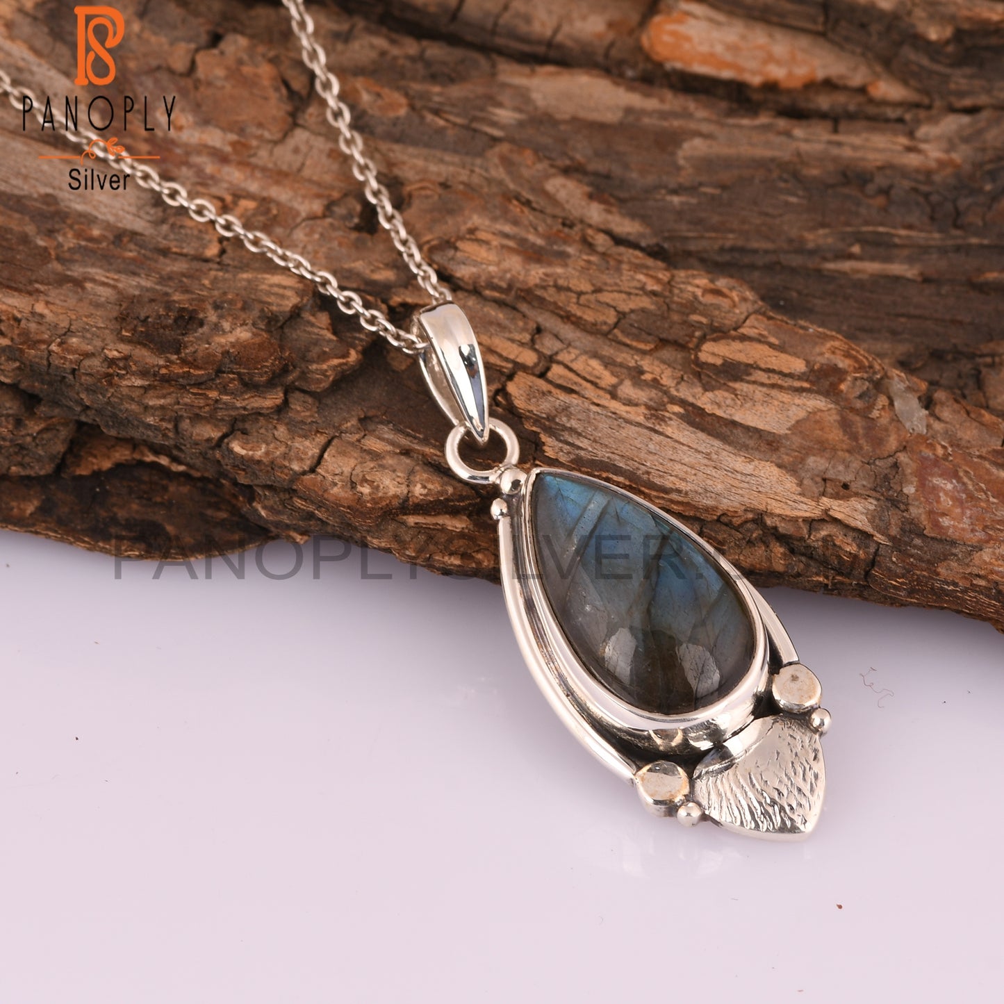 Attractive Labradorite Pear 925 Sterling Silver Pendant