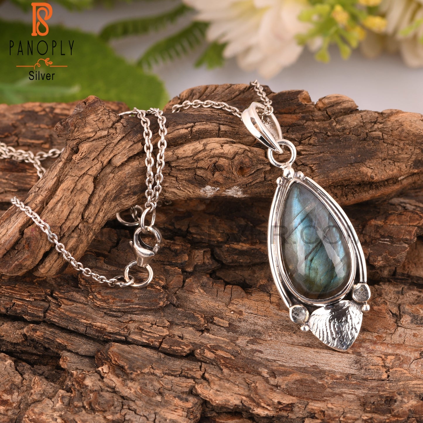 Attractive Labradorite Pear 925 Sterling Silver Pendant