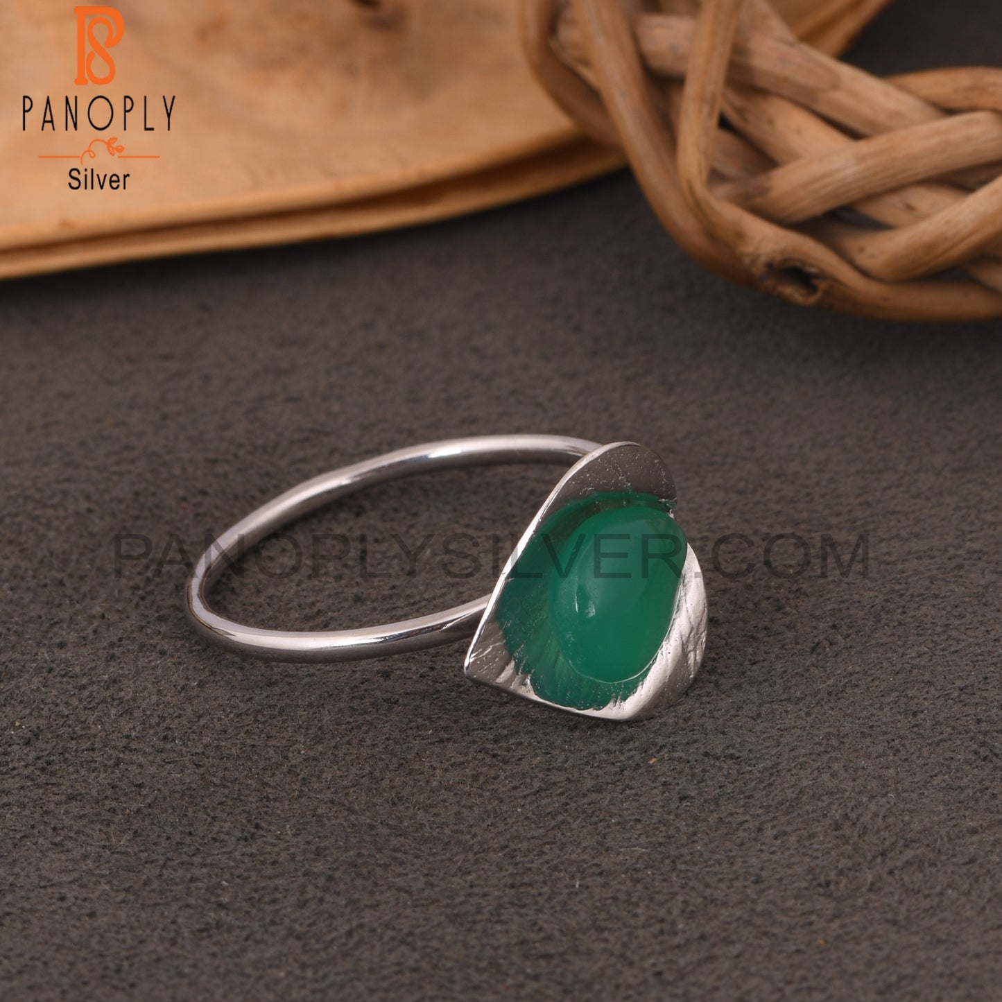 Green Onyx 925 Steling Silver Floral Style Statement Ring