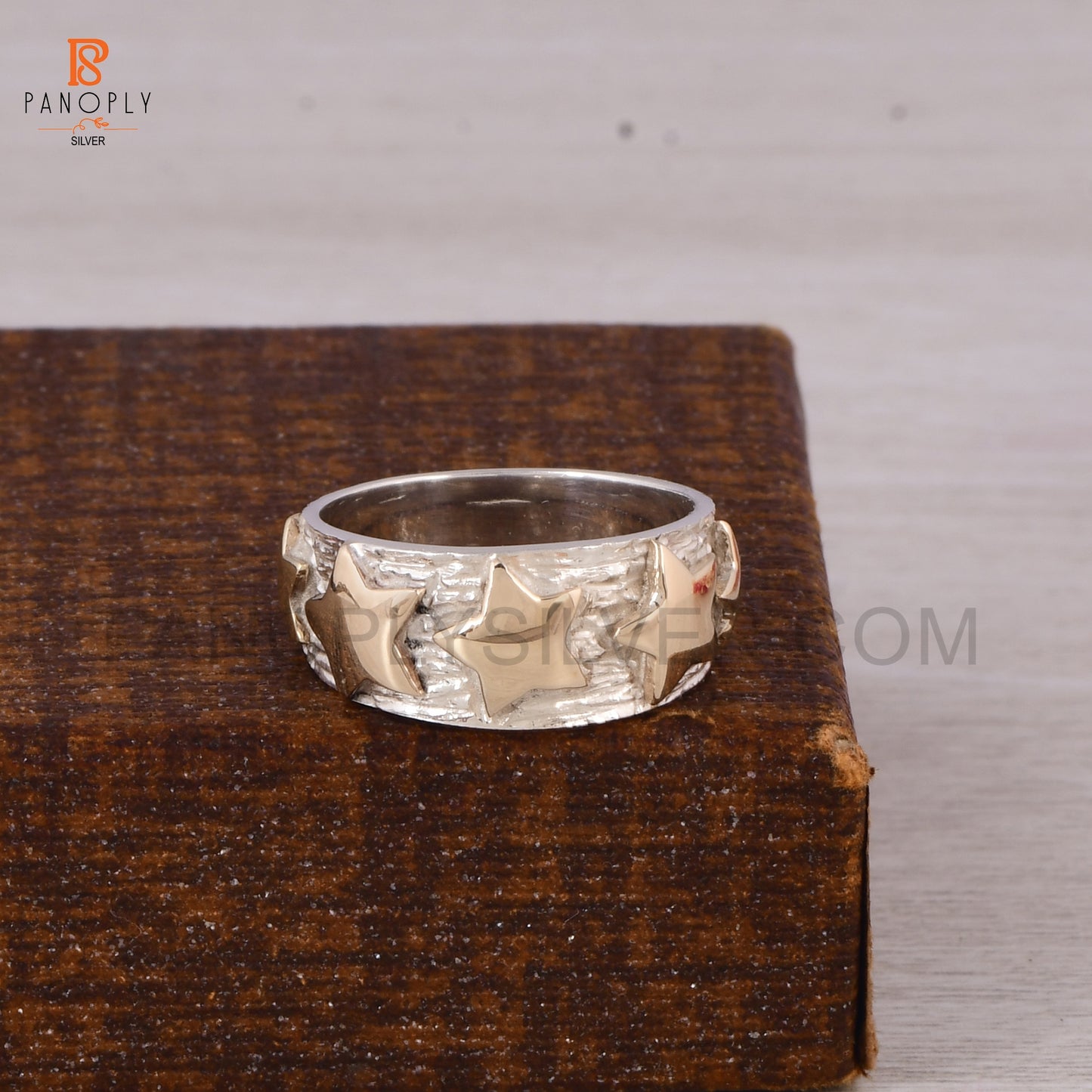 Two Tone Star Texture Dome Band Rings