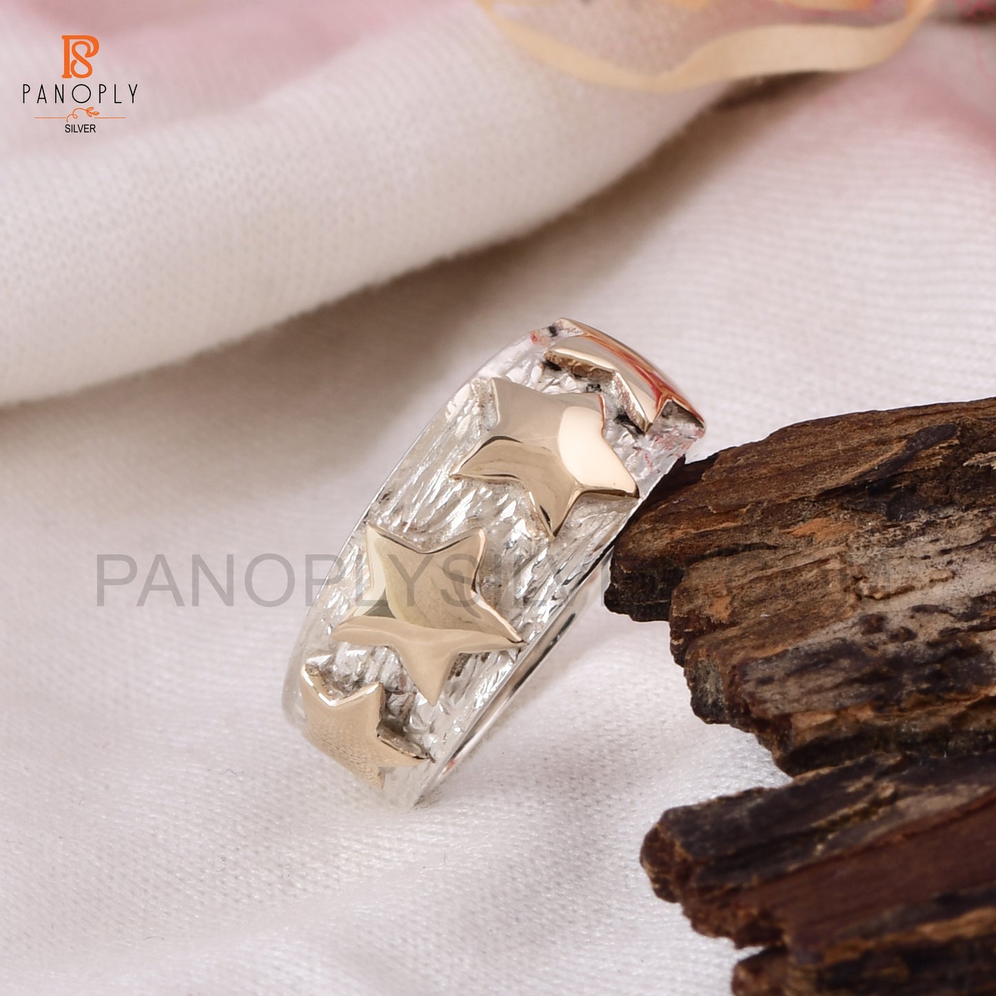 Two Tone Star Texture Dome Band Rings