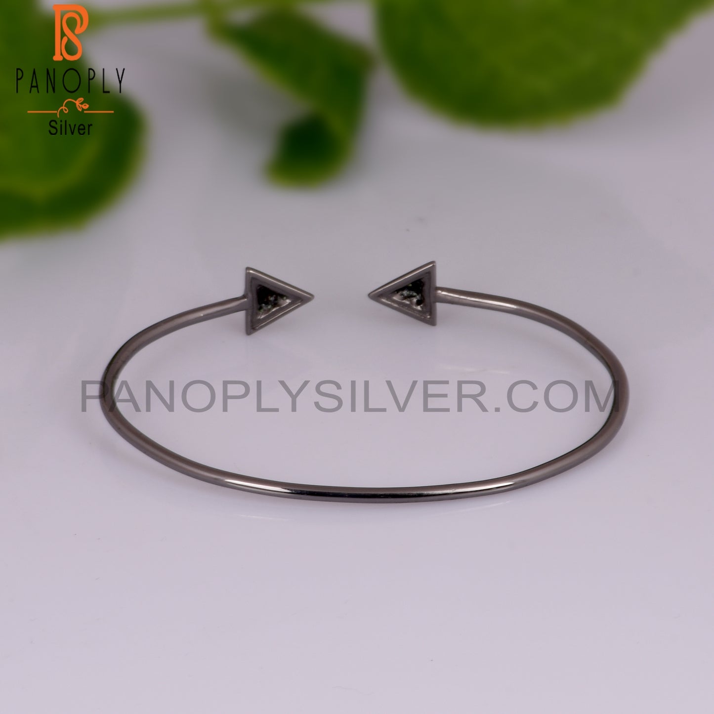 Tsavourite Round Shape 925 Sterling Silver Bangle