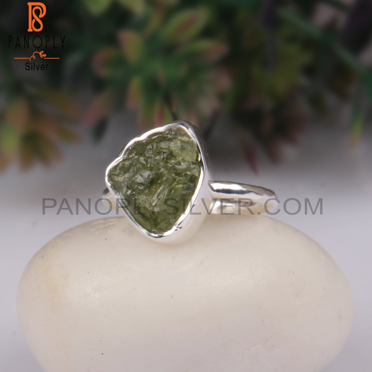 Hand hammered Rough Peridot 925 Sterling Silver Ring