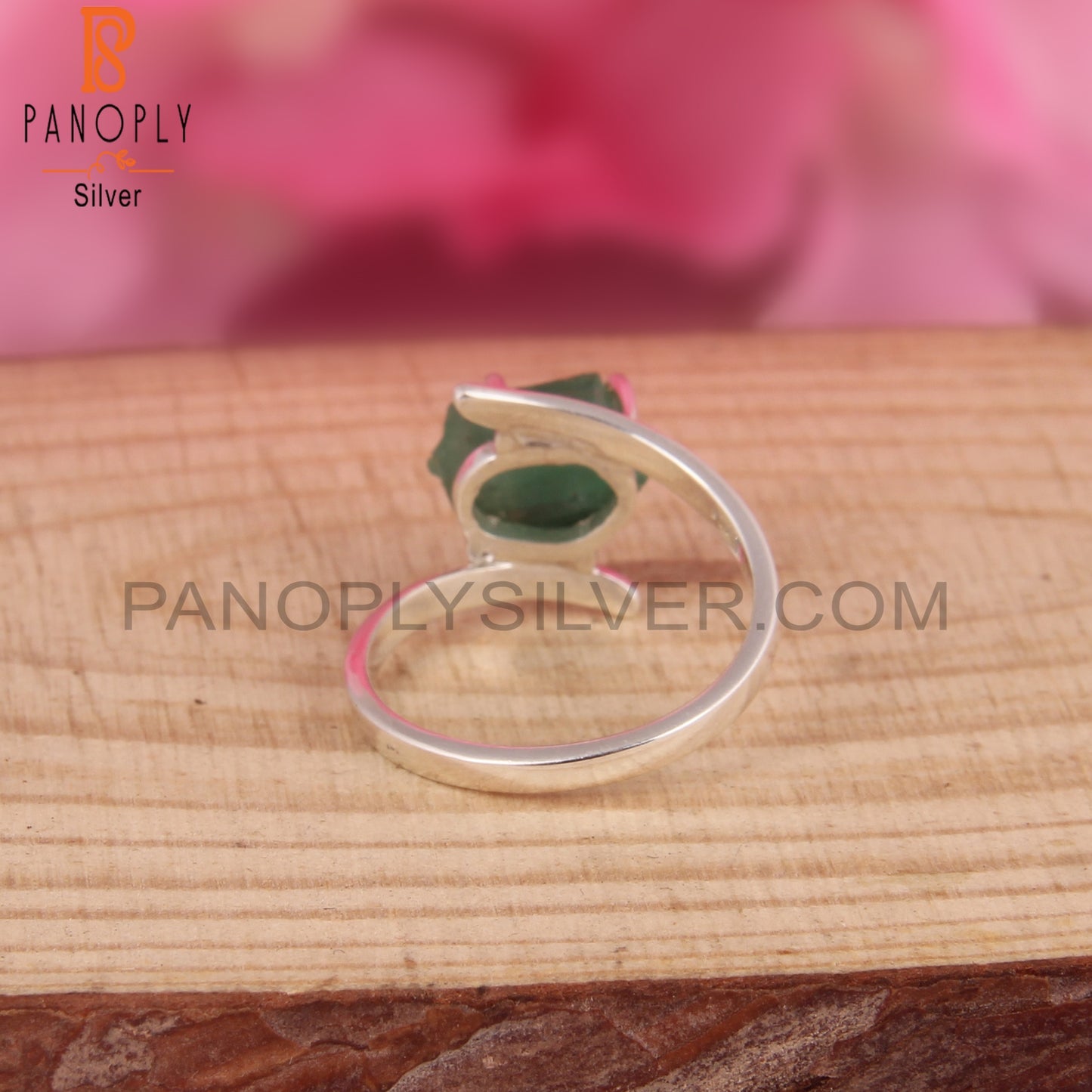 Attractive Emerald Rough 925 Sterling Silver Ring