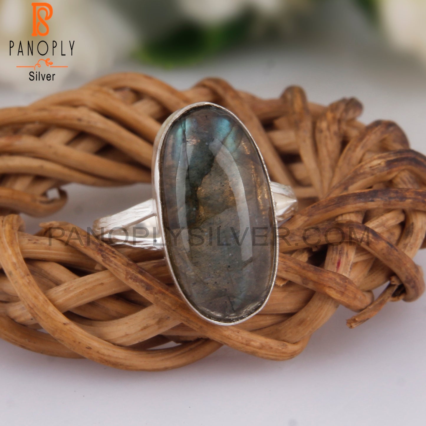 Pretty Labradorite Oval Shape 925 Sterling Silver Ring