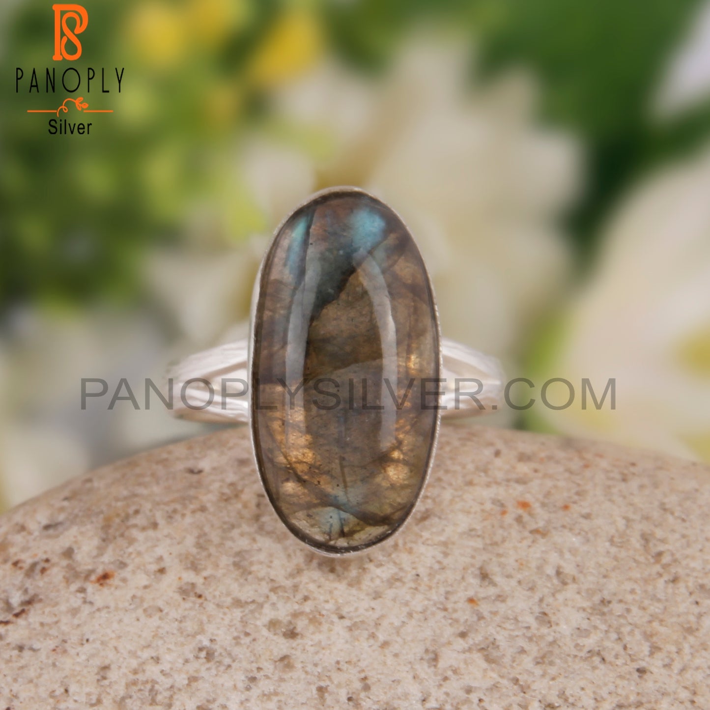 Pretty Labradorite Oval Shape 925 Sterling Silver Ring