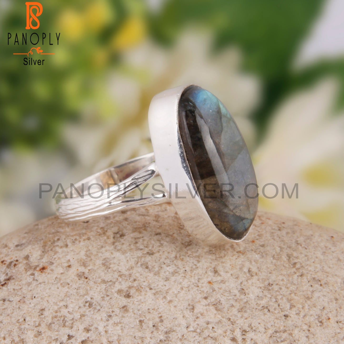 Pretty Labradorite Oval Shape 925 Sterling Silver Ring