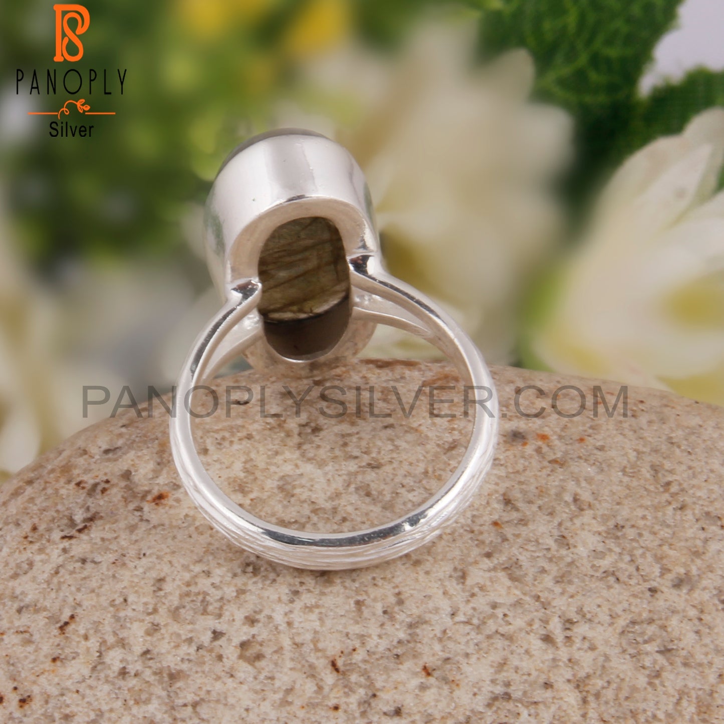 Pretty Labradorite Oval Shape 925 Sterling Silver Ring