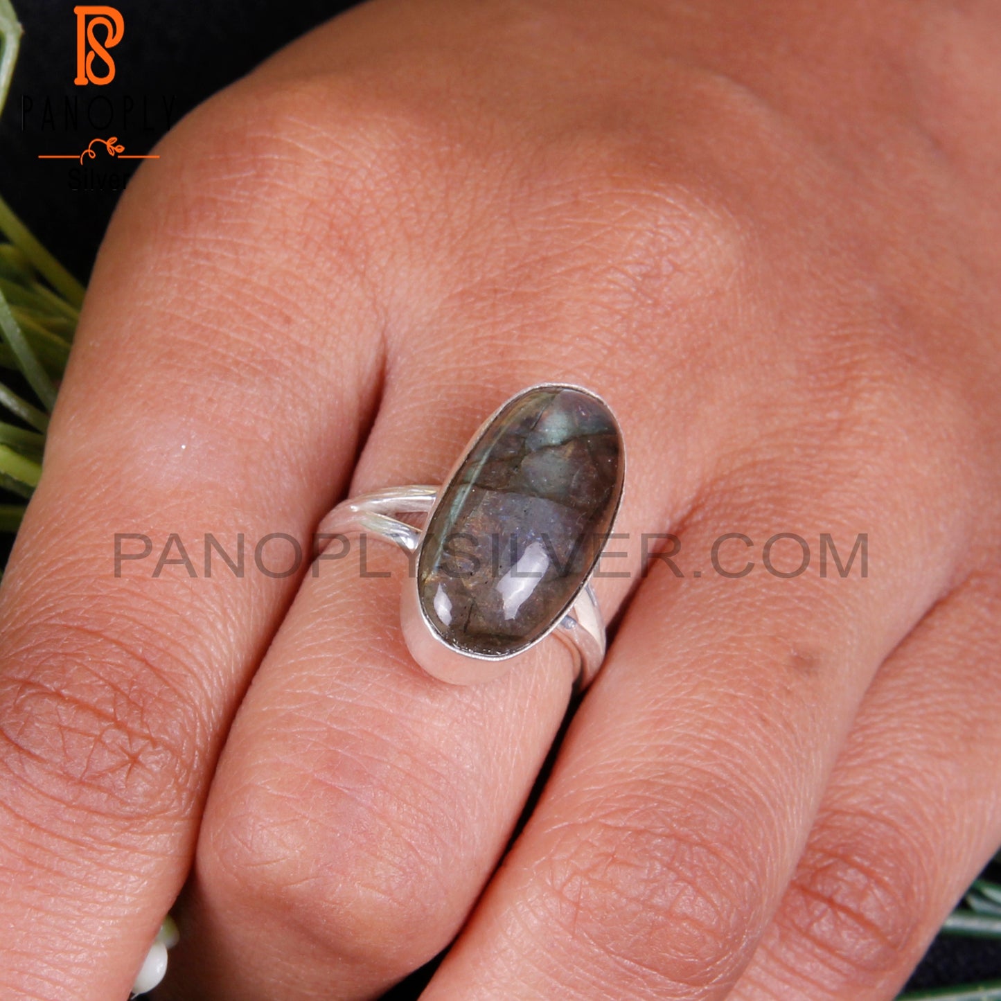 Pretty Labradorite Oval Shape 925 Sterling Silver Ring