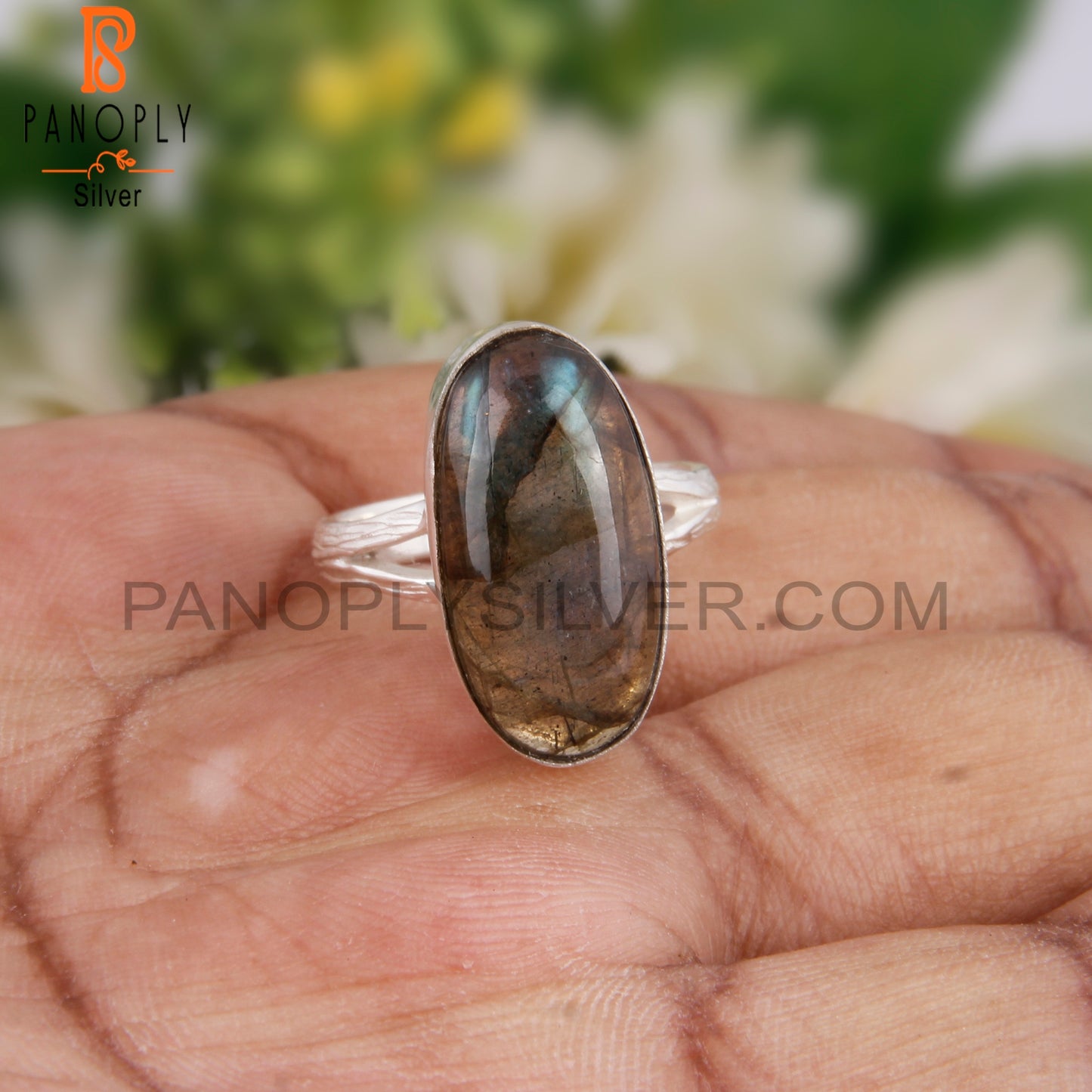 Pretty Labradorite Oval Shape 925 Sterling Silver Ring