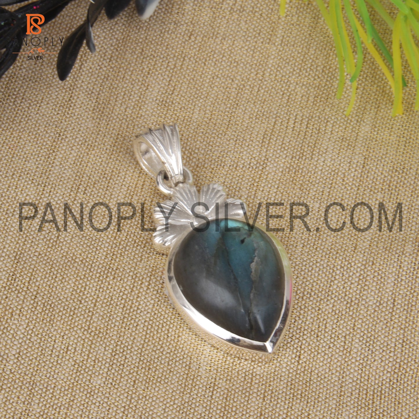 Handmade Labradorite Gem 925 Sterling Silver Flower Pendant