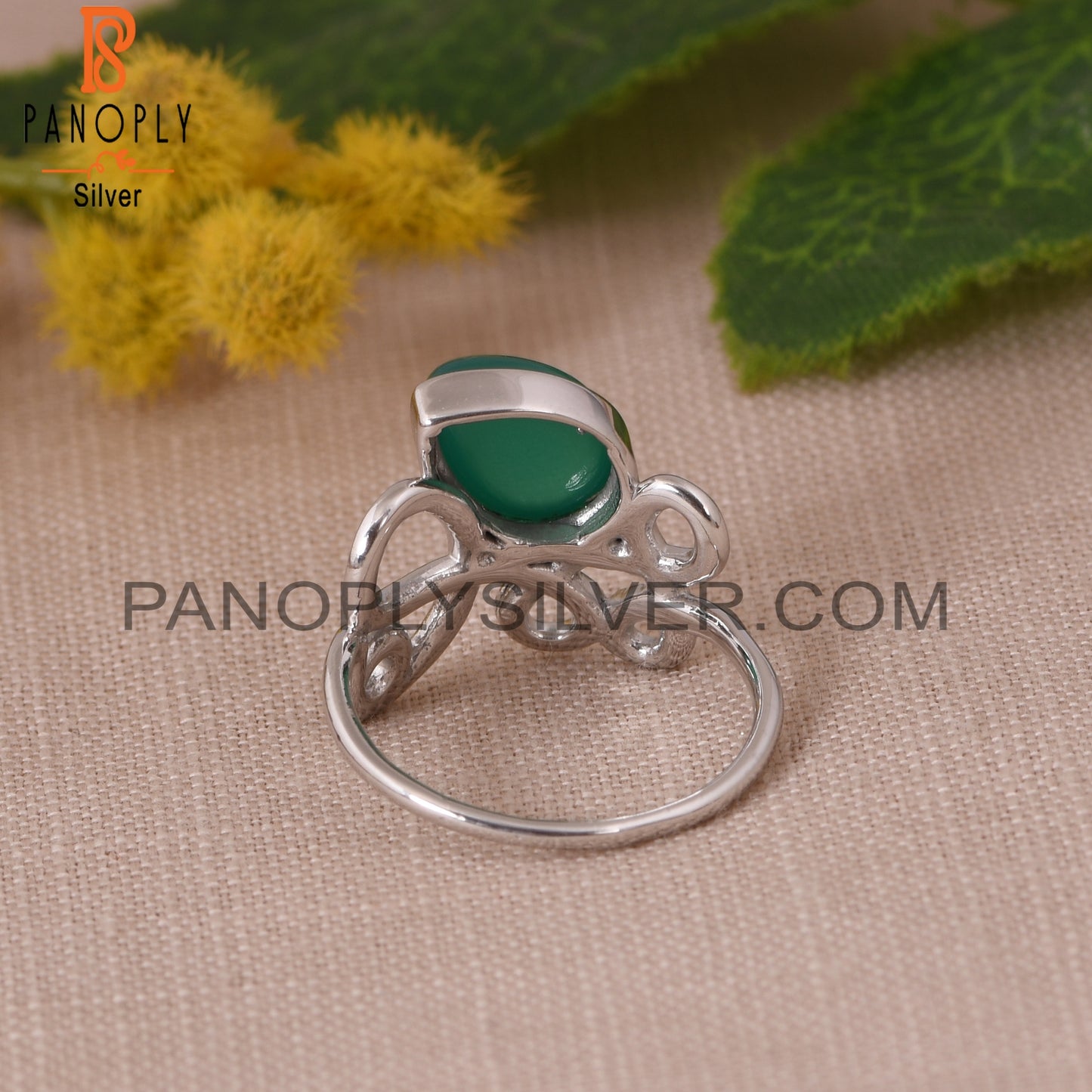 White Rhodium Plated Green Onyx Filigree Band Rings