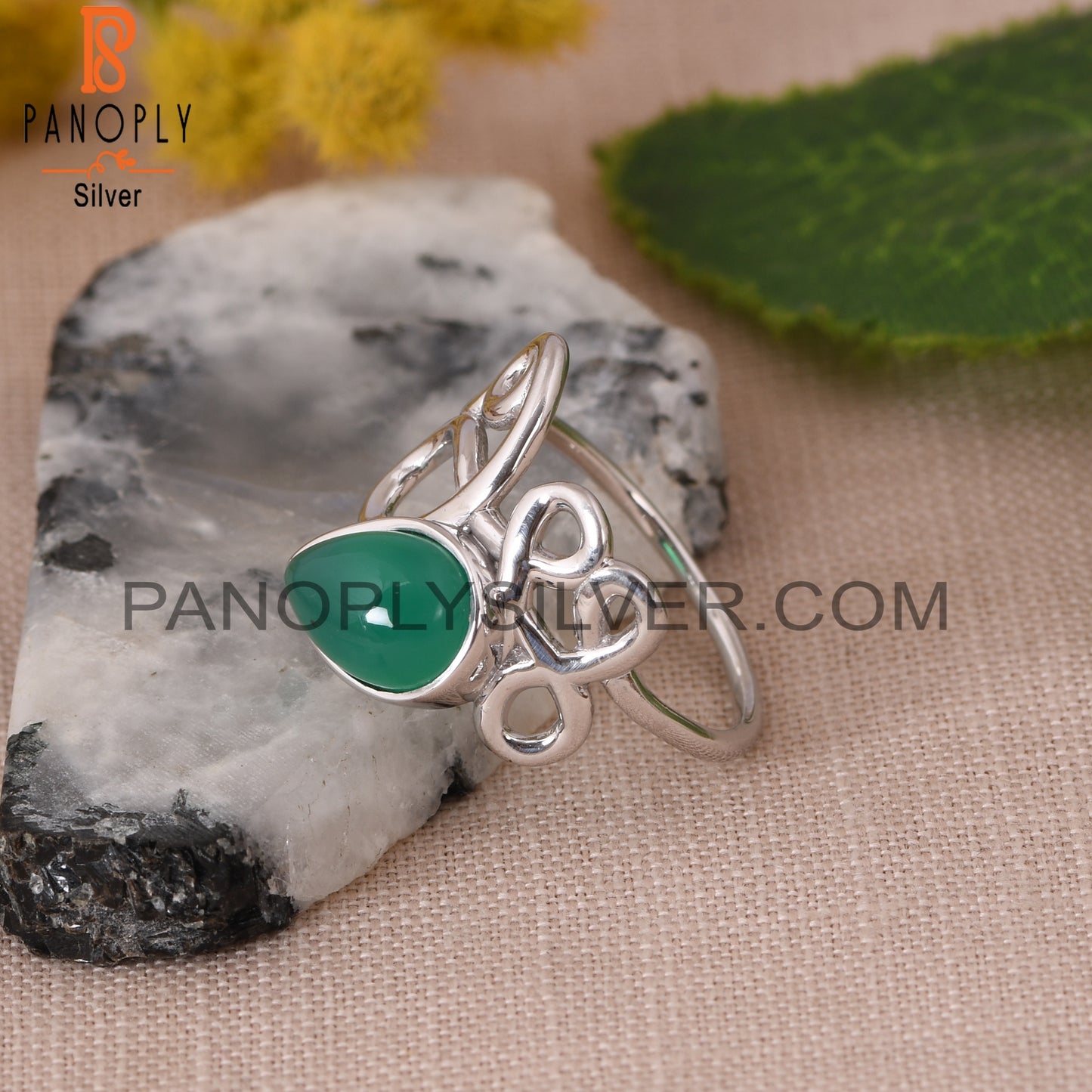 White Rhodium Plated Green Onyx Filigree Band Rings