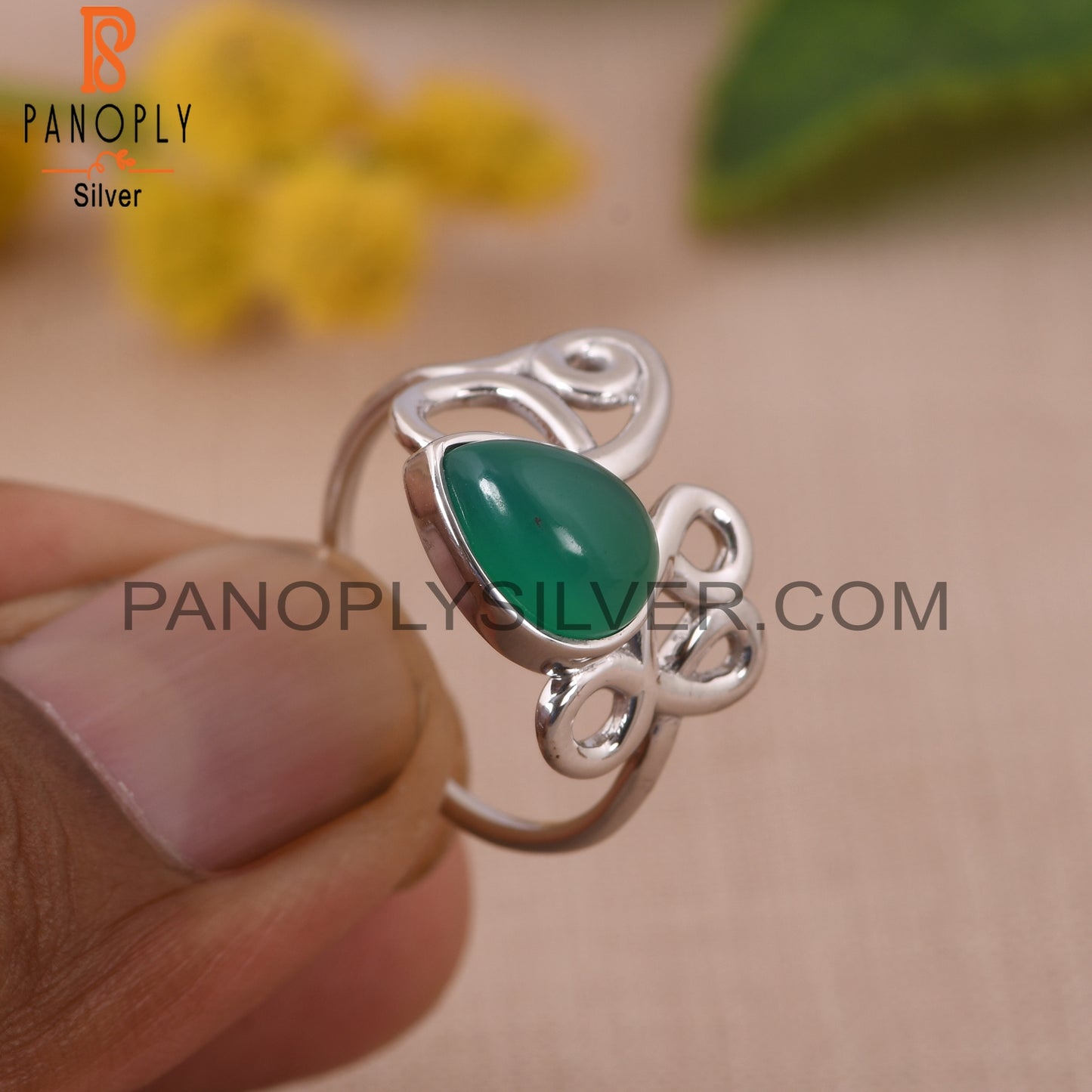 White Rhodium Plated Green Onyx Filigree Band Rings