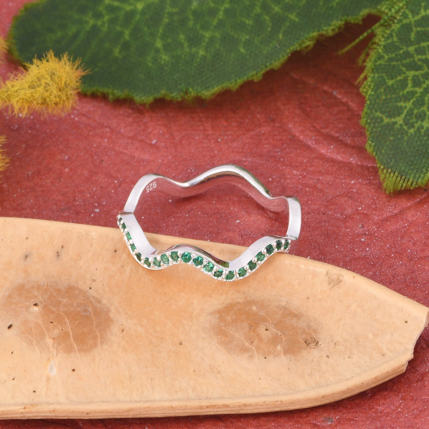 Glass Green Gemstone Wave Band Silver Ring