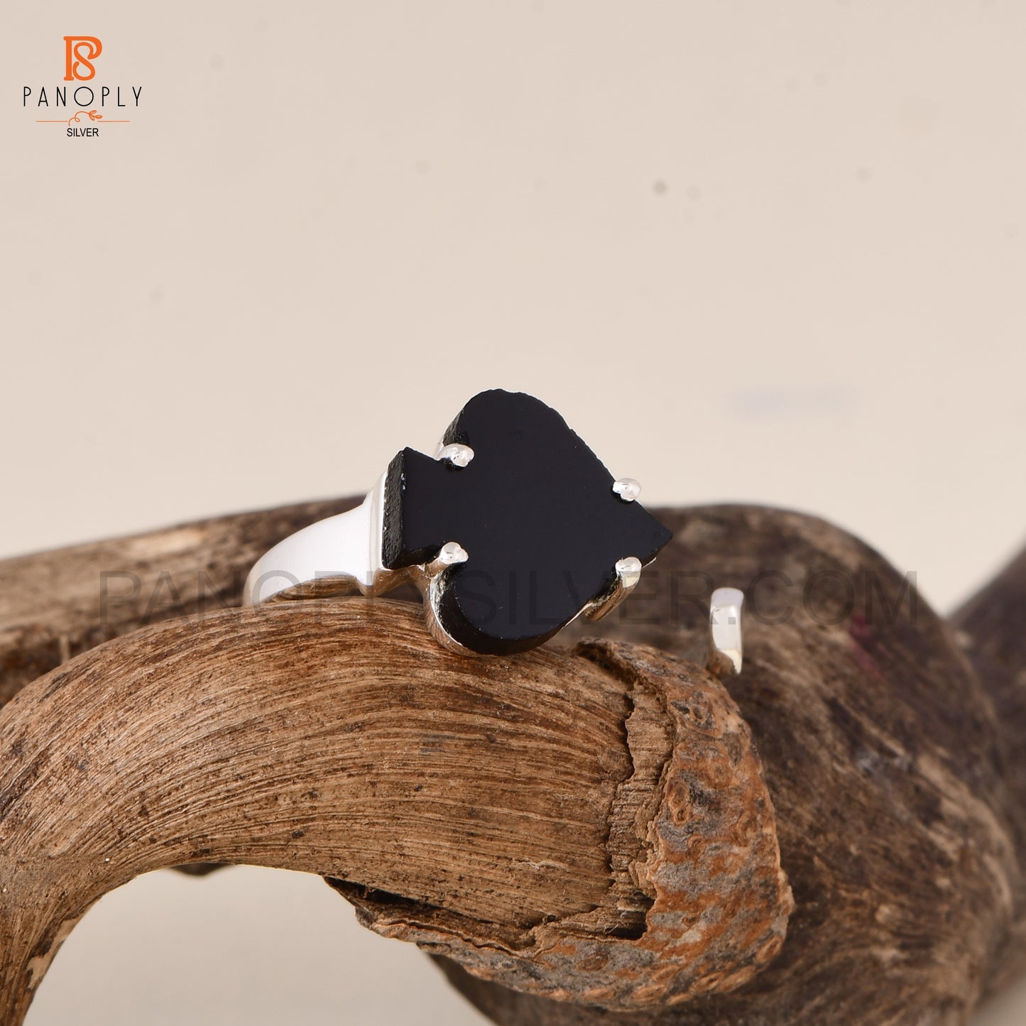 Black Onyx Spades Ring - Casino-Inspired Gambling Jewelry