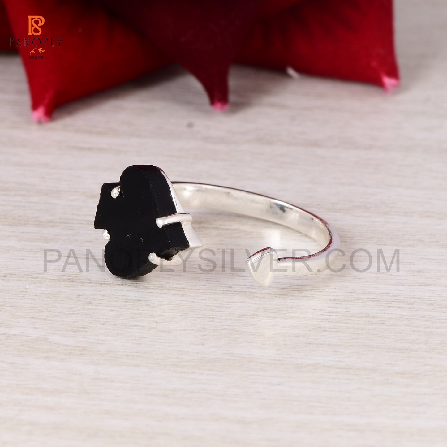 Black Onyx Spades Ring - Casino-Inspired Gambling Jewelry