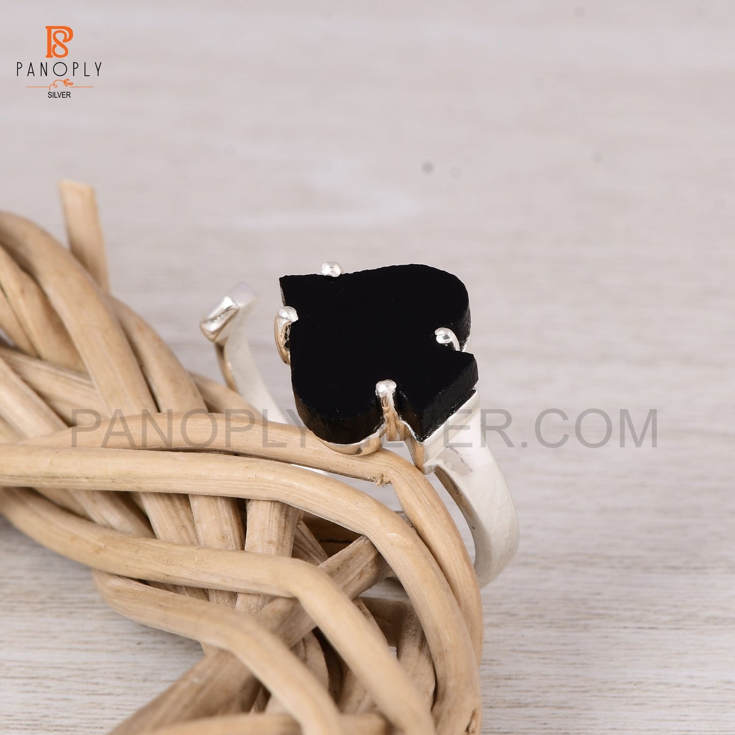 Black Onyx Spades Ring - Casino-Inspired Gambling Jewelry