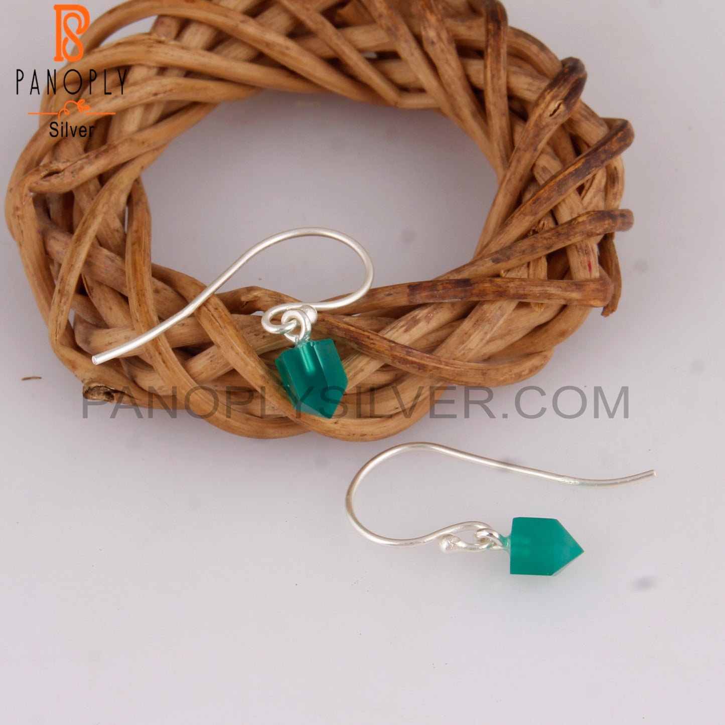 Green Onyx Bullet Pointed Shape 925 Silver Dangle Earrings