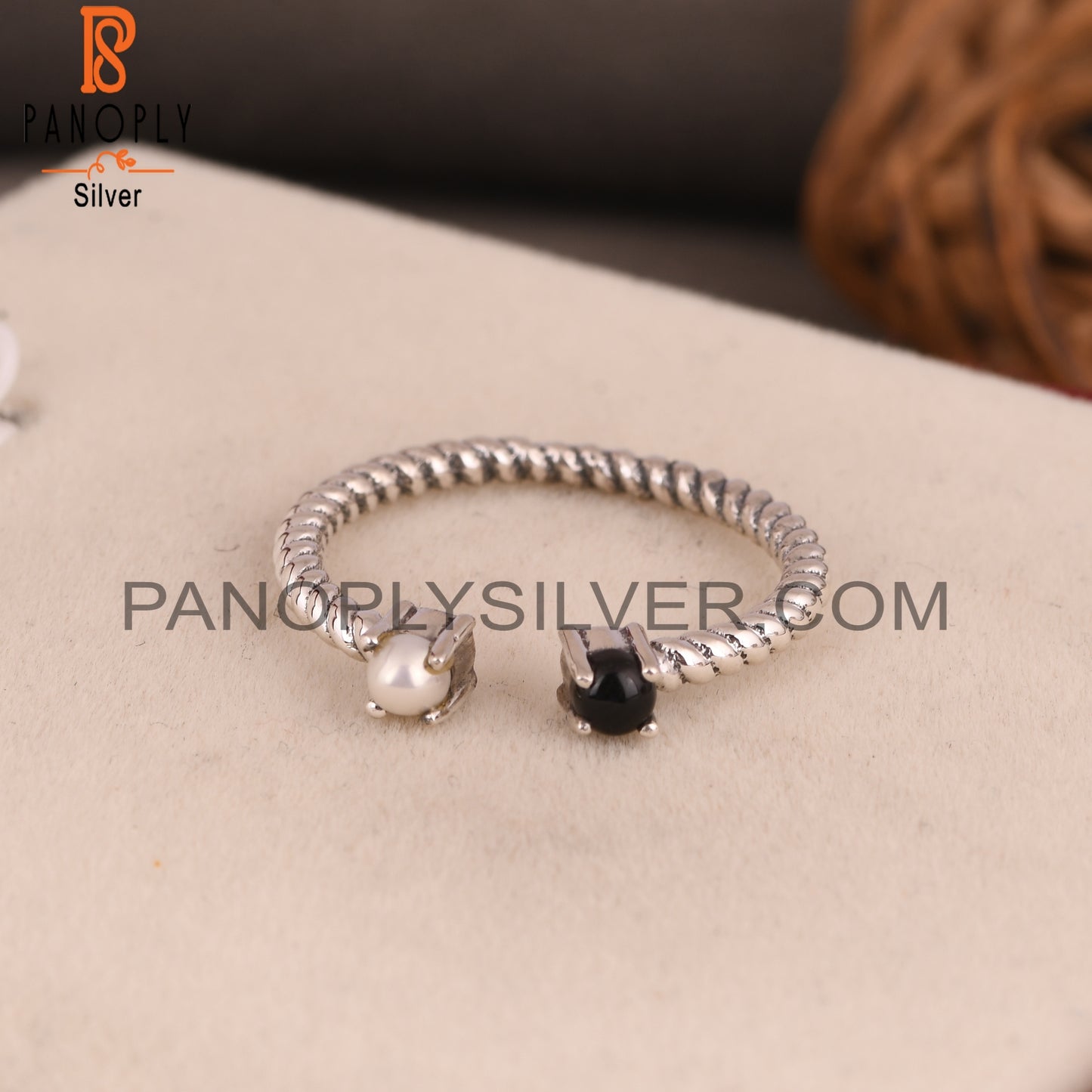 Pearl & Black Onyx Round 925 Sterling Silver Twisted Band Ring