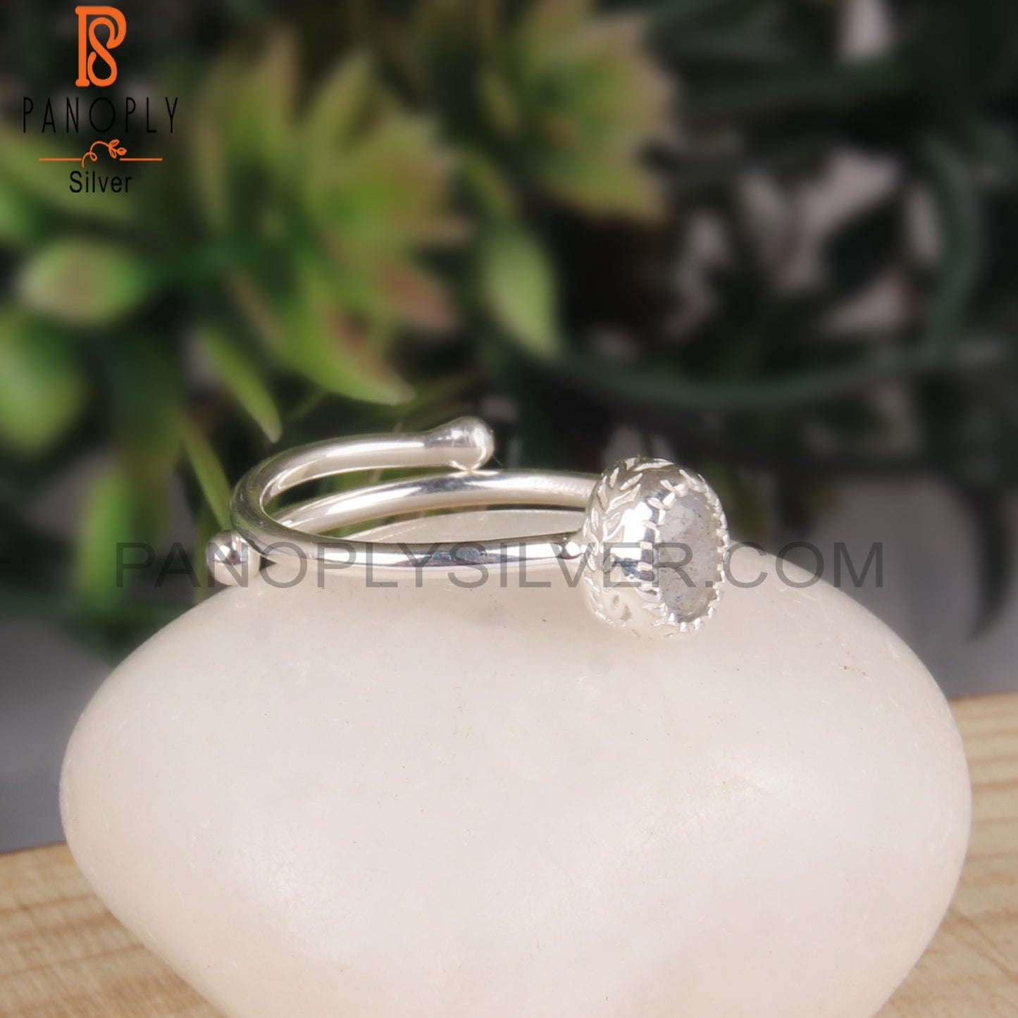 Oval Shape Labradorite 925 Sterling Silver Party Wear Ring