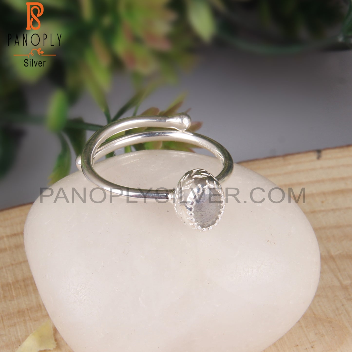 Oval Shape Labradorite 925 Sterling Silver Party Wear Ring