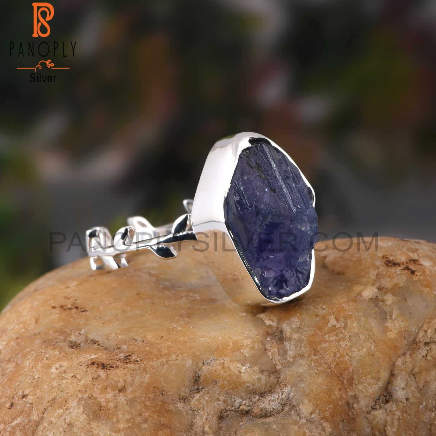 Attractive Tanzanite 925 Sterling Silver Engagement Ring