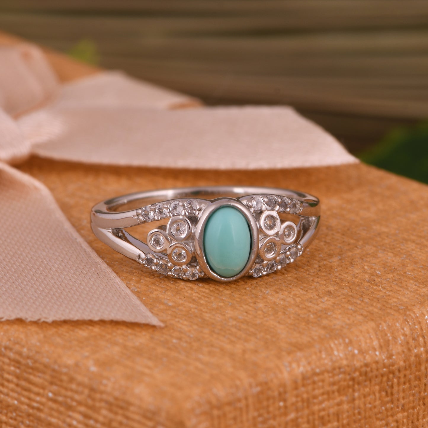 Arizona Turquoise & White Topaz S 925 Oval Shape Ring
