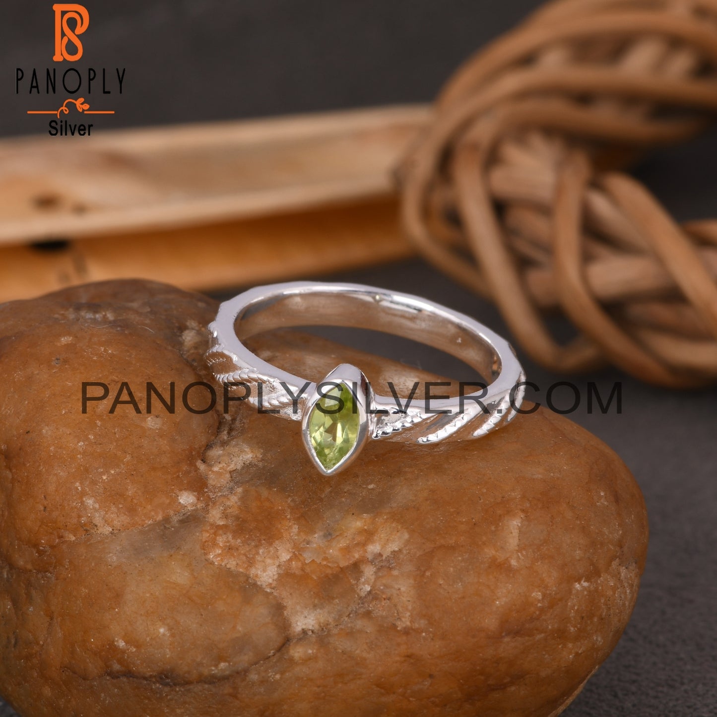 Twist Peridot Marquise 925 Sterling Silver Ring
